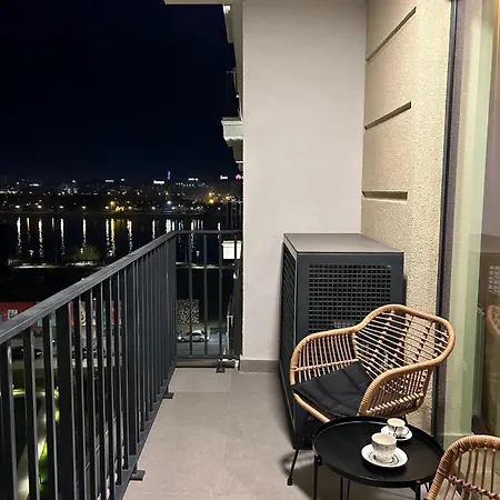 Waterfront Symphony 1bdr - Na Vodi Apartament